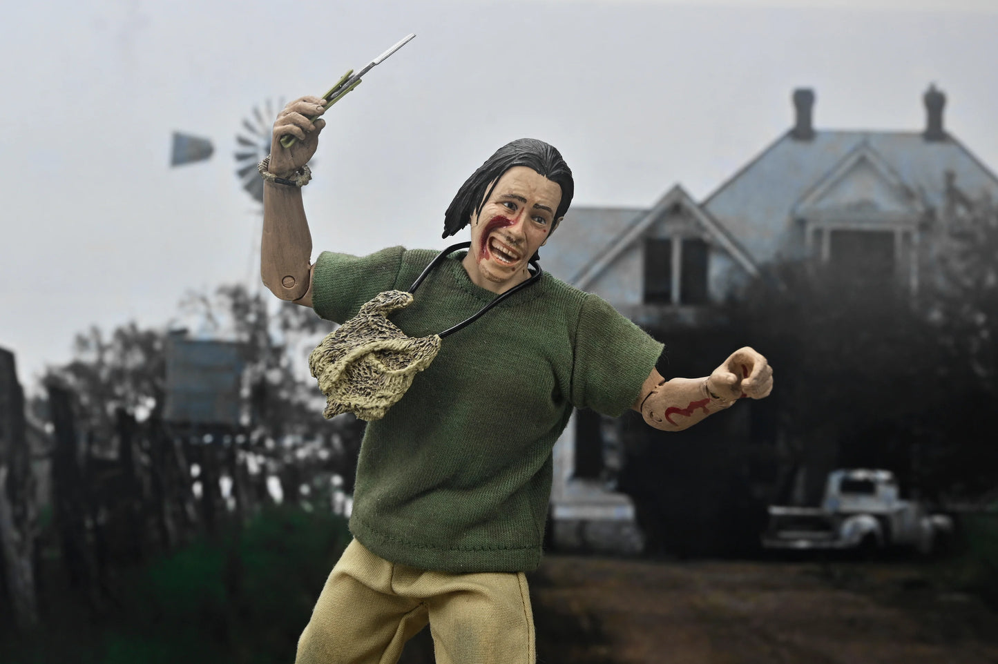 NECA Texas Chainsaw Massacre 50th Anniversary Hitchhiker Clothed Action Figure 20 cm